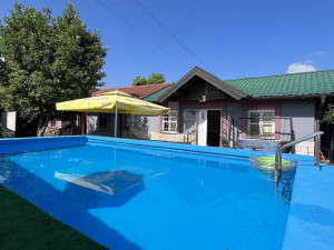 Dvije kuće / bazen /dvije garaže/parcela 1.909m2/ Kakanj / Zenica