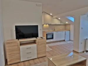 Izdaje se Namjesten Stan u Banja Lukci 37m2 Naselje Ada