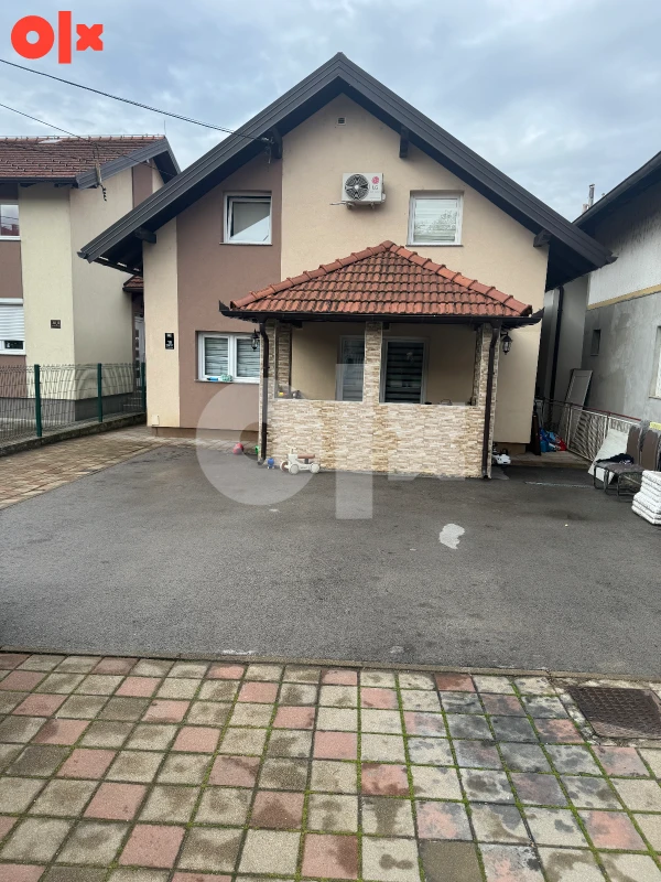Dvije Kuće Banja Luka ukupno 240m2