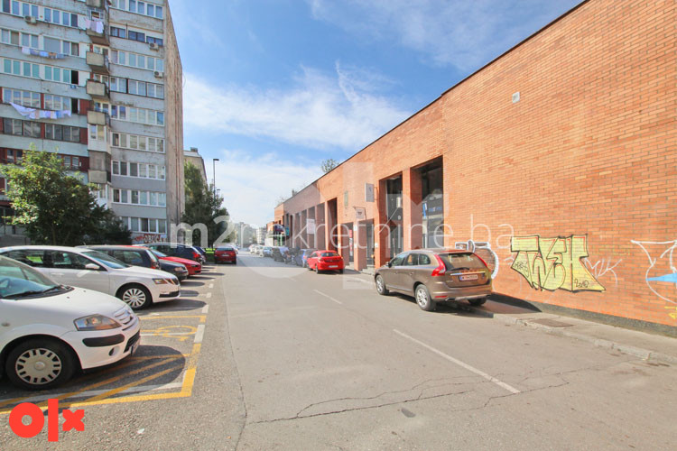 m2: Čengić Vila. Kancelarija 17m2 na prvom spratu