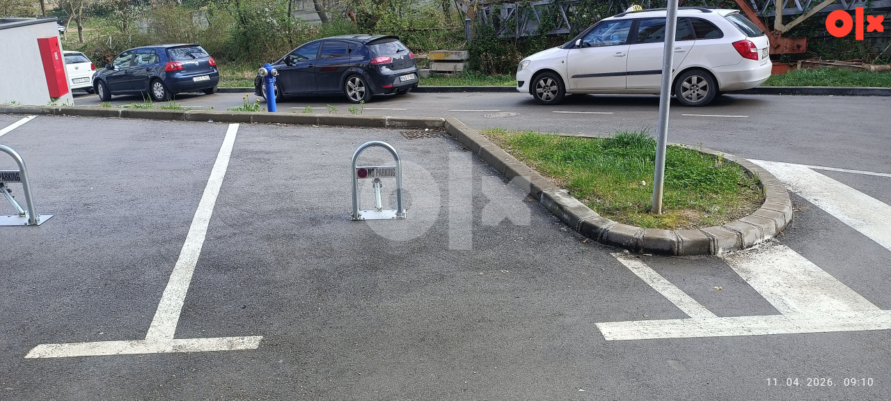 Izdajem parking u naselju Oaza Tuzla