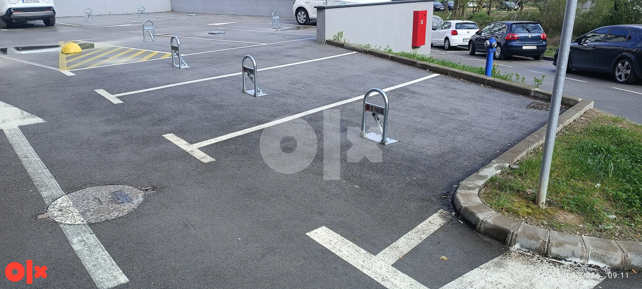 Izdajem parking u naselju Oaza Tuzla 2