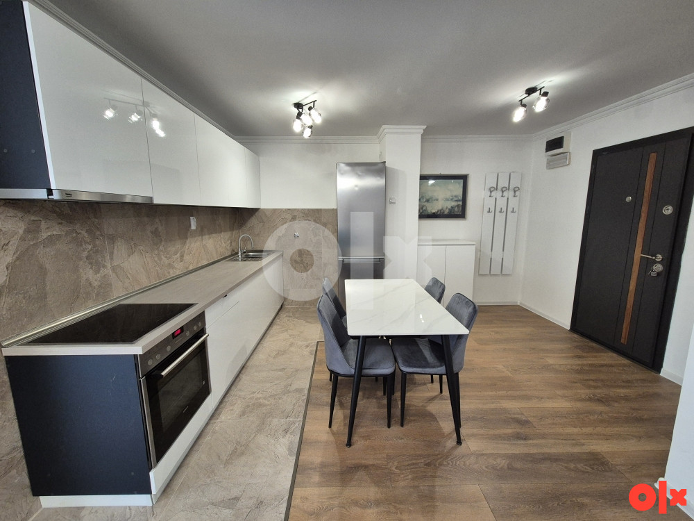 Trosoban stan 62m2 tek renoviran Centar Banja Luka 2