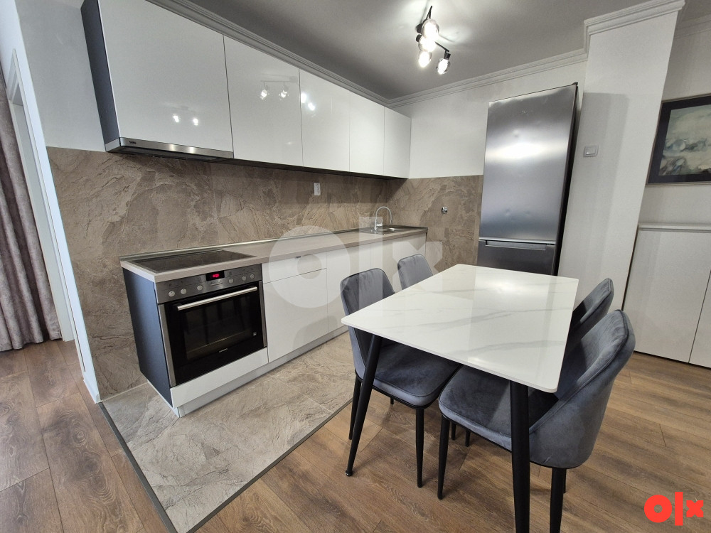 Trosoban stan 62m2 tek renoviran Centar Banja Luka 3