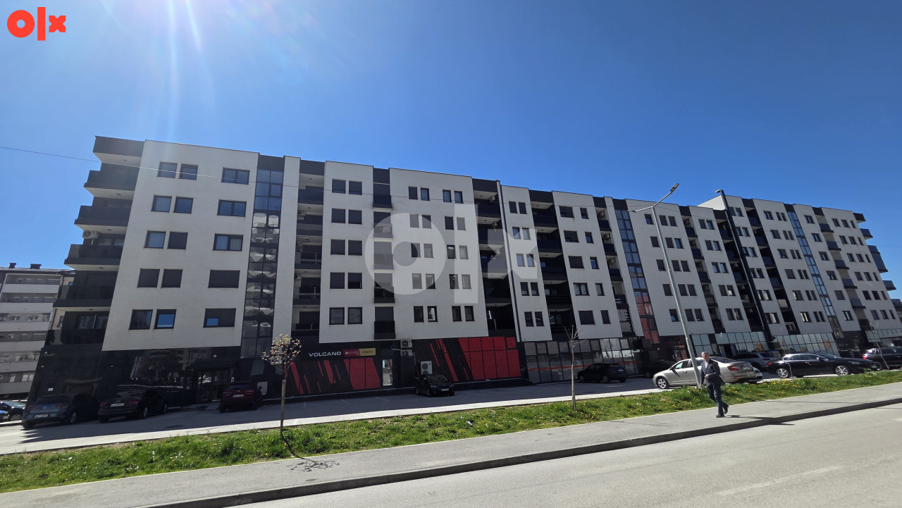 Moderno namješten trosoban stan Istočno Sarajevo 76 m2