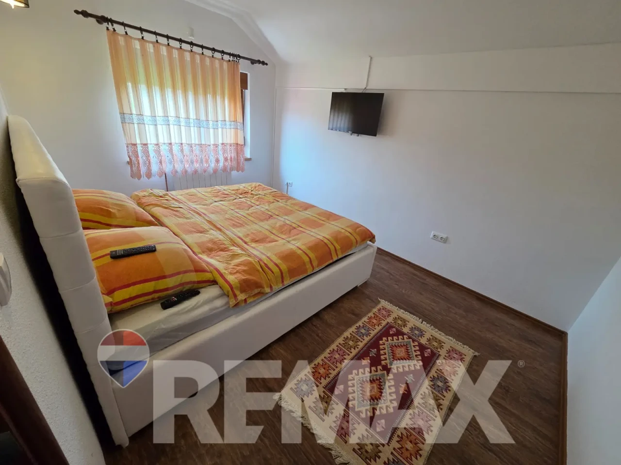 Luksuzno imanje-vikend kuća,spa/sauna,ladara,potok,smart home 24