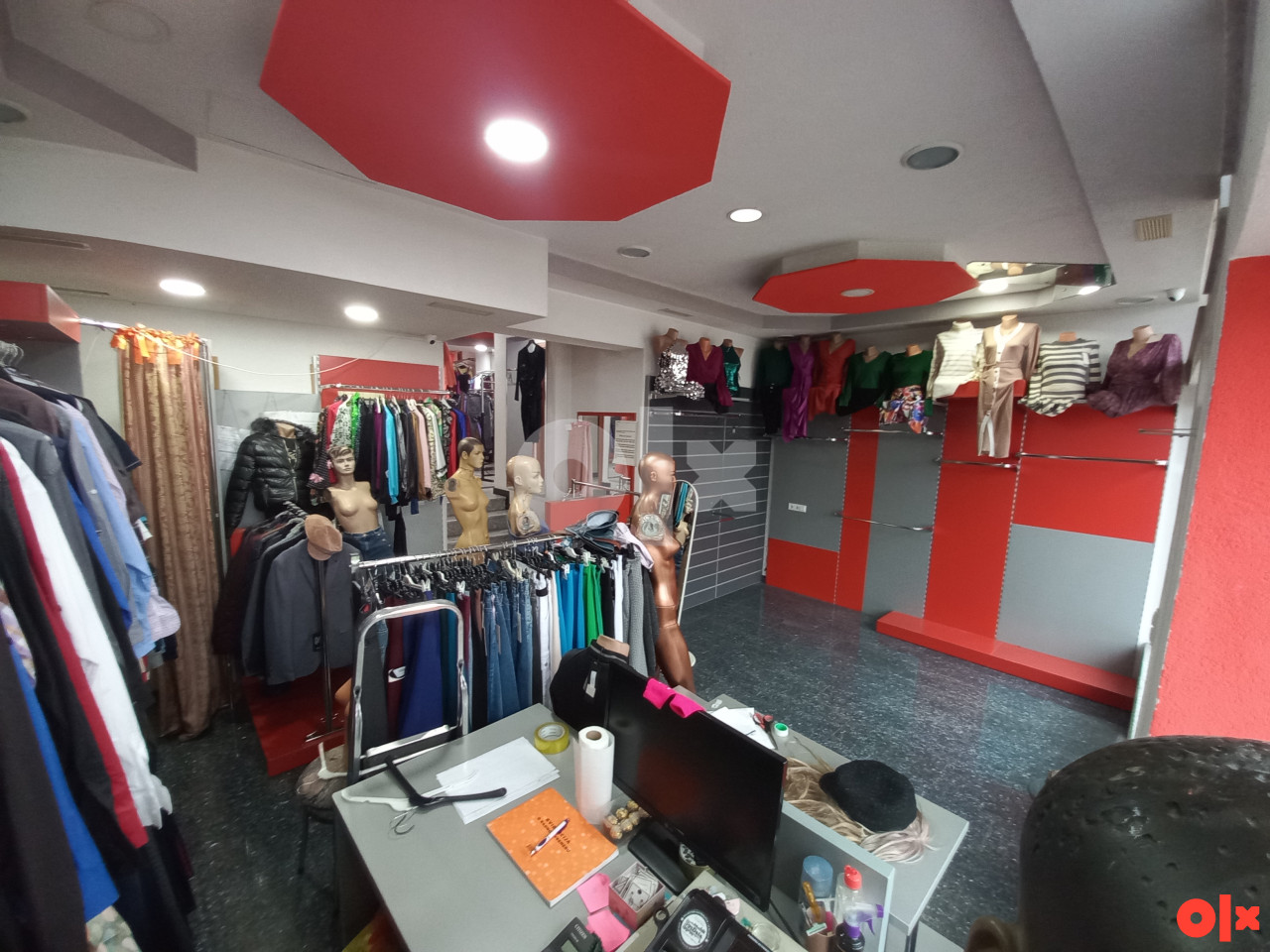 Izdaje se Poslovni prostor, Velika Kladuša centar, 65m2(kat.stan) 2