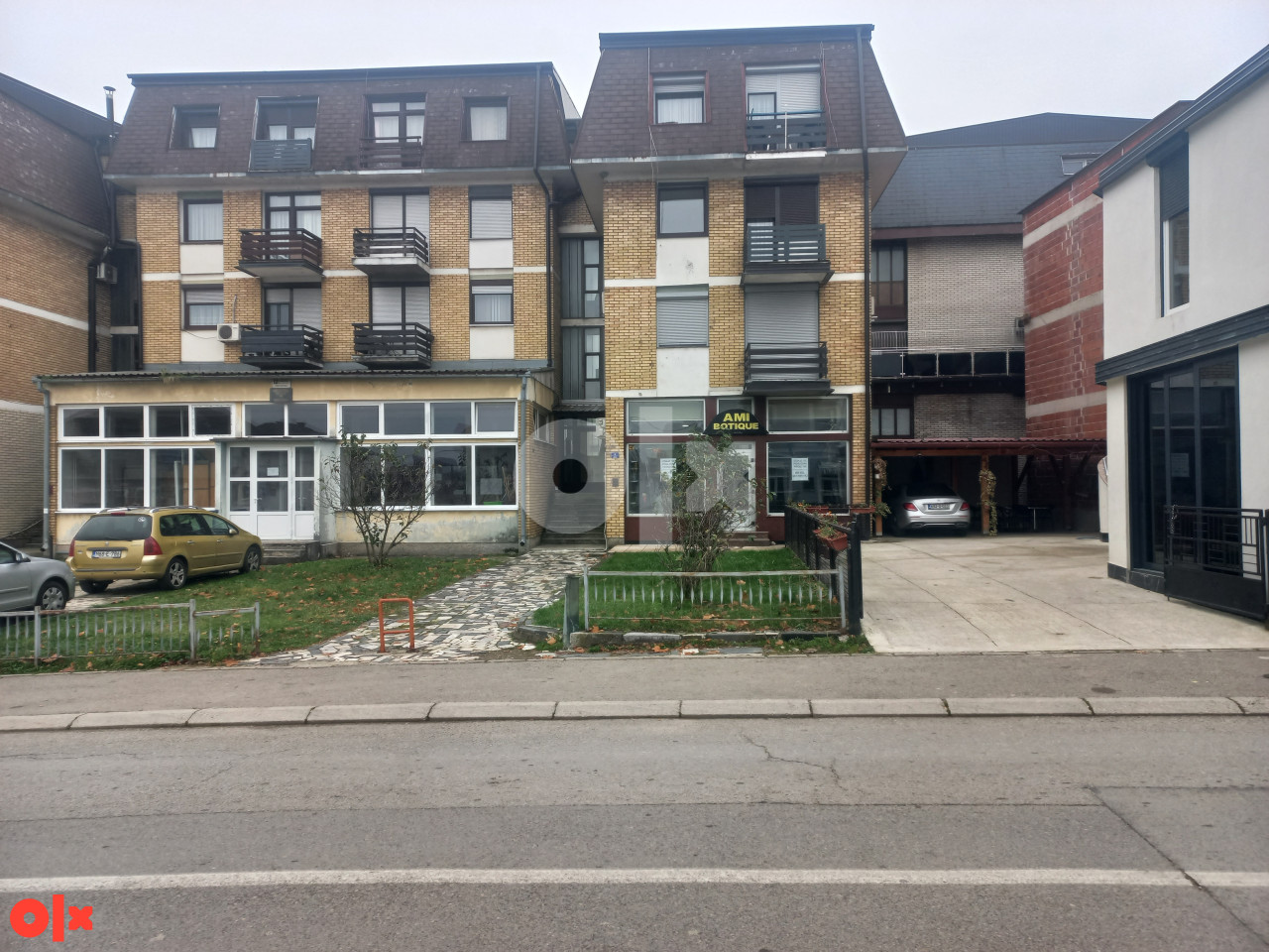Izdaje se Poslovni prostor, Velika Kladuša centar, 65m2(kat.stan)