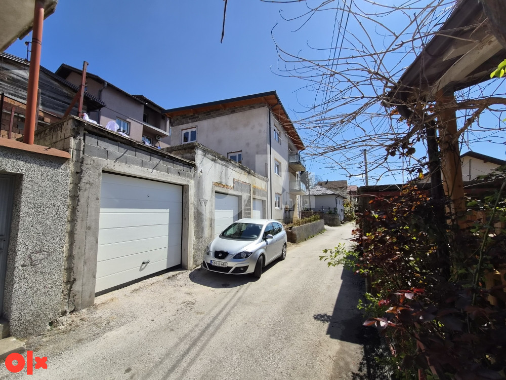 CAPITAL/ Kuća sa 3 garaže Pofalići/ 301m2/ Zahira Panjete 3