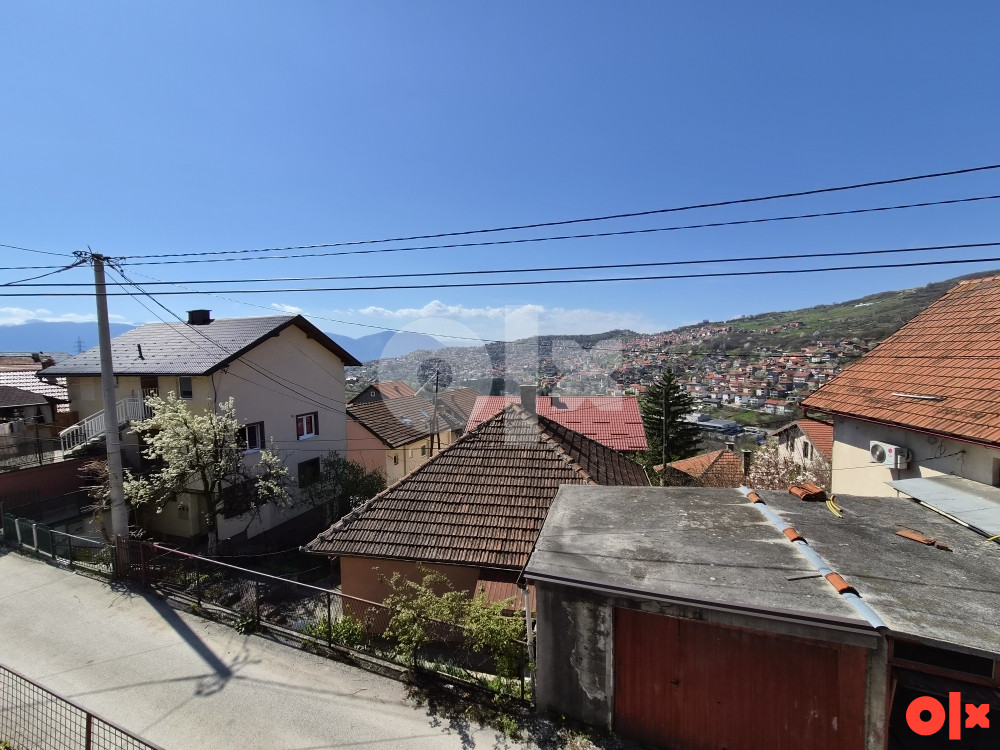 CAPITAL/ Kuća sa 3 garaže Pofalići/ 301m2/ Zahira Panjete 8