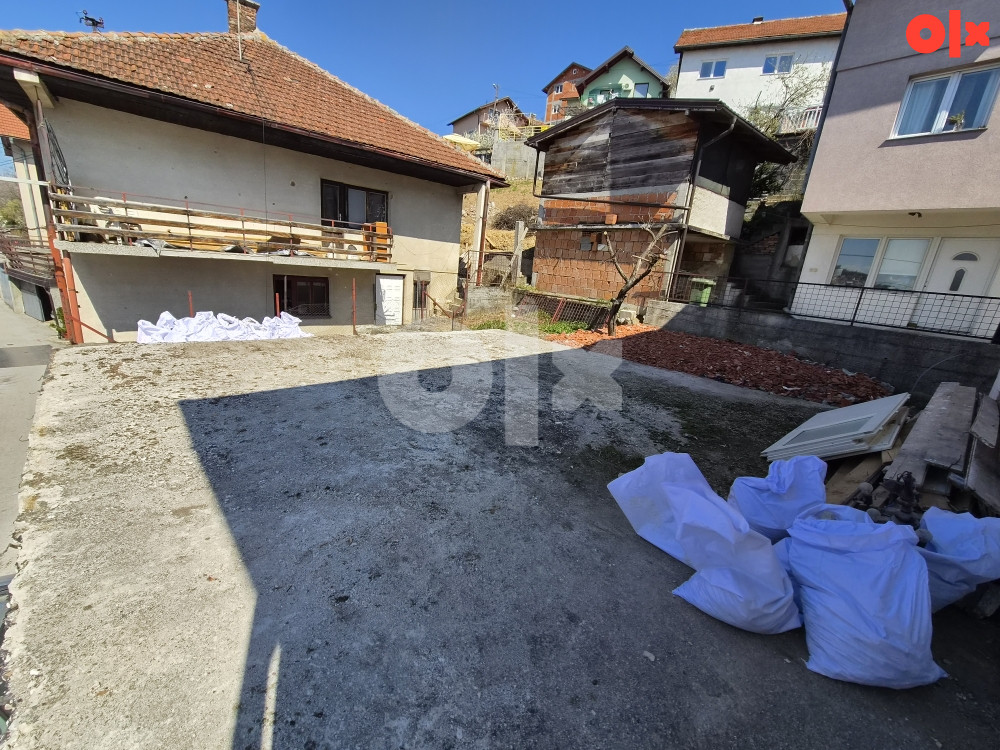 CAPITAL/ Kuća sa 3 garaže Pofalići/ 301m2/ Zahira Panjete 9