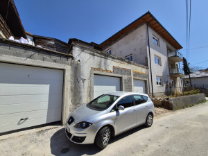 CAPITAL/ Kuća sa 3 garaže Pofalići/ 301m2/ Zahira Panjete