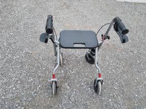 INVALIDSKA HODALICA-POMAGALO