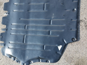 Zaštita plastika motora Golf 6