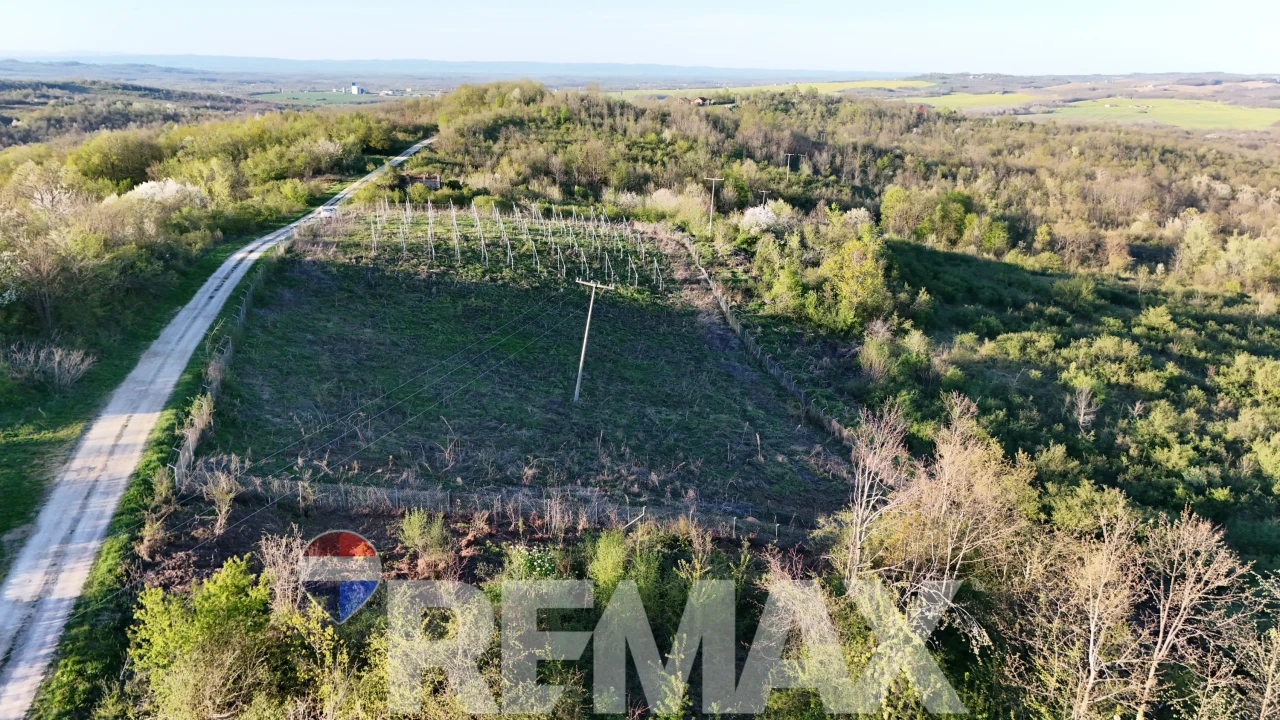 Zemljište za solarnu elektranu | 52.317 m2 | Derventa 9