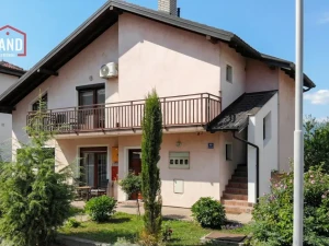 BAULAND/ Kuća u centru Istočnog Sarajeva/ Parcela 445m2