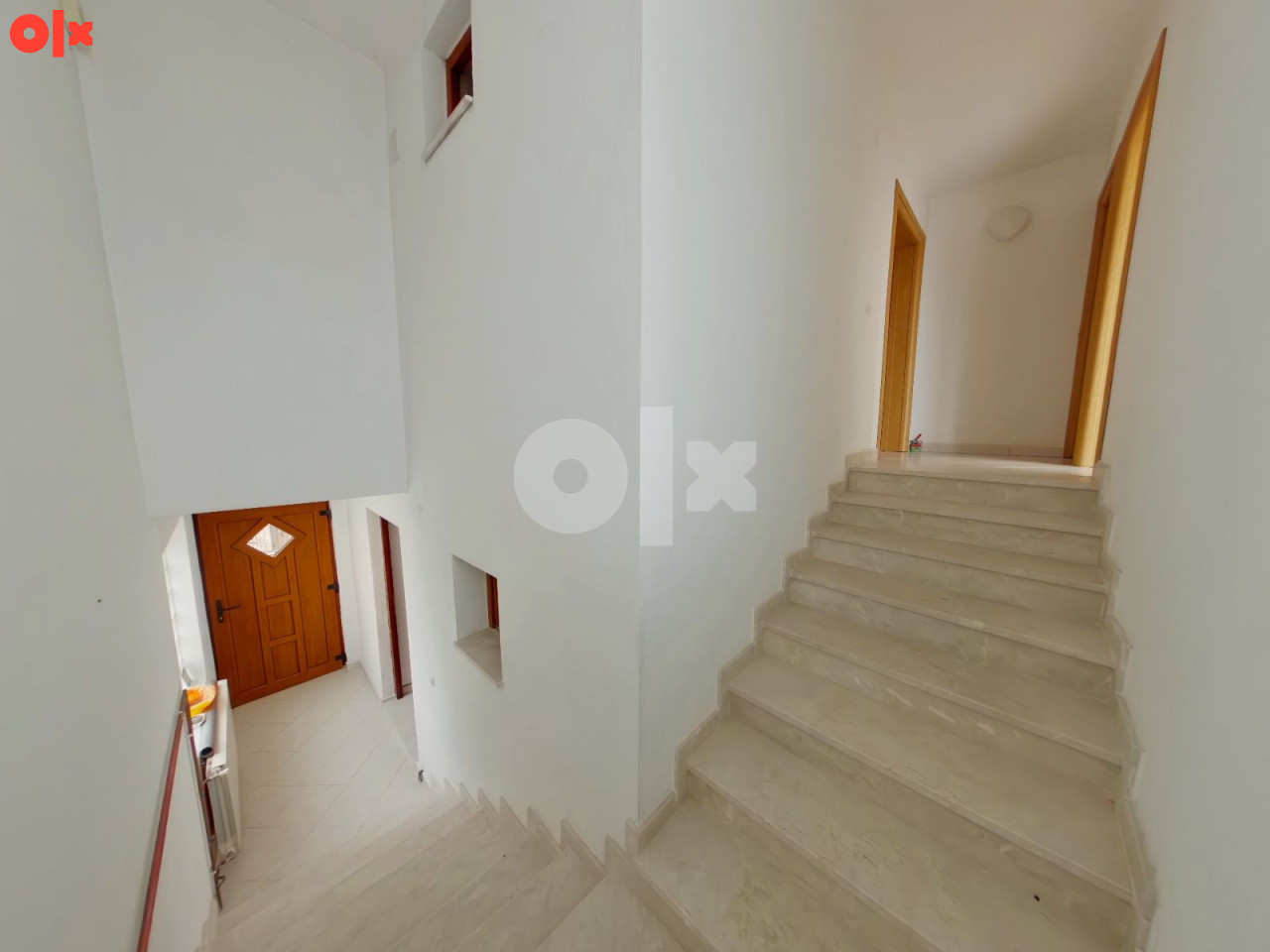 100948 Kuća na dvije etaže 280m2, Hotonj 12