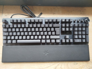 Vrhunska premium tastatura RAZER HUNTSMAN V3 PRO