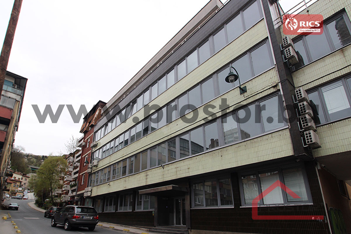 PROSTOR izdaje: Poslovna zgrada, 1643m2, Centar