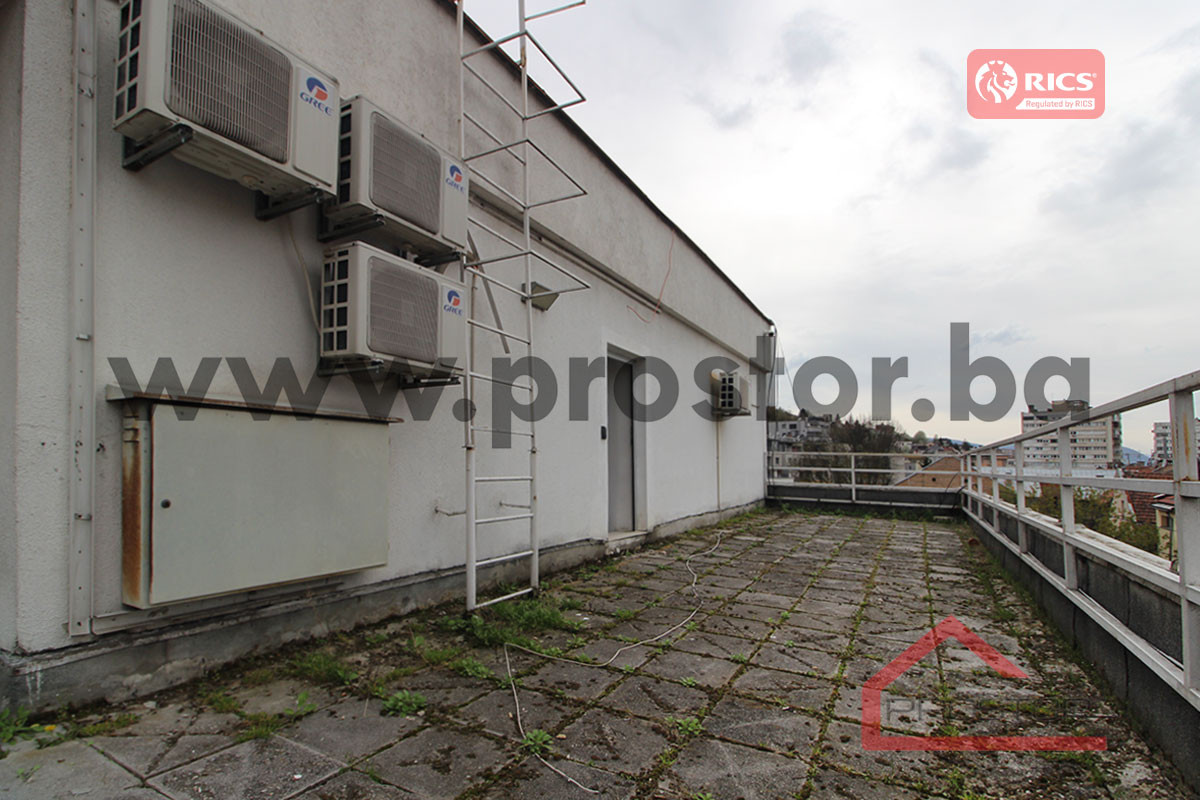 PROSTOR izdaje: Poslovna zgrada, 1643m2, Centar 4