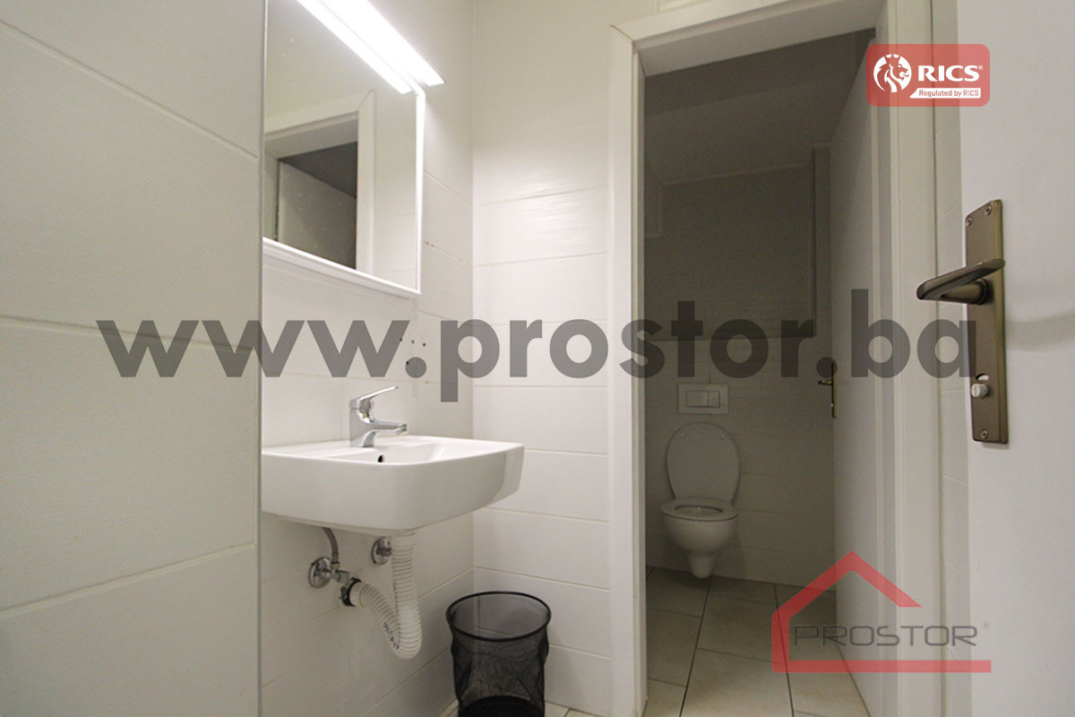 PROSTOR izdaje: Poslovna zgrada, 1643m2, Centar 2