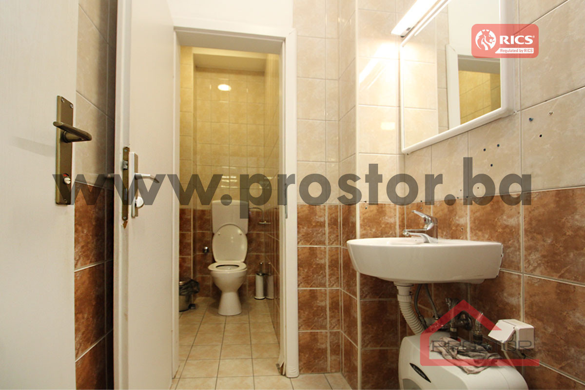 PROSTOR izdaje: Poslovna zgrada, 1643m2, Centar 19