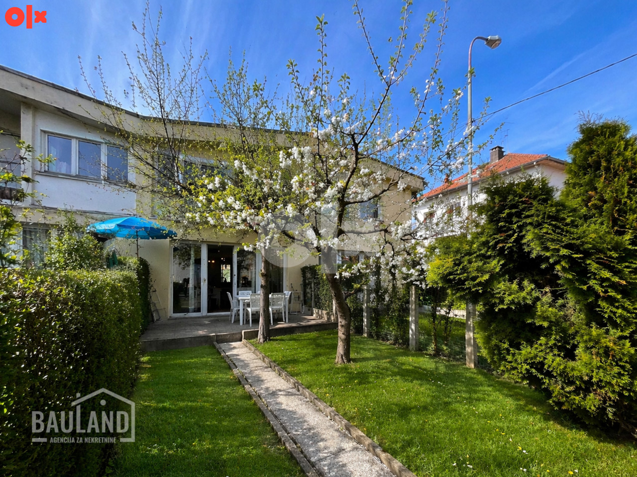 BAULAND/ Dvoetažni stan 97m2/ Dvorište i garaža/Pejton Ilidža