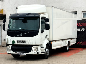 Kamion Volvo rampa zatvoreni sanduk euro 6