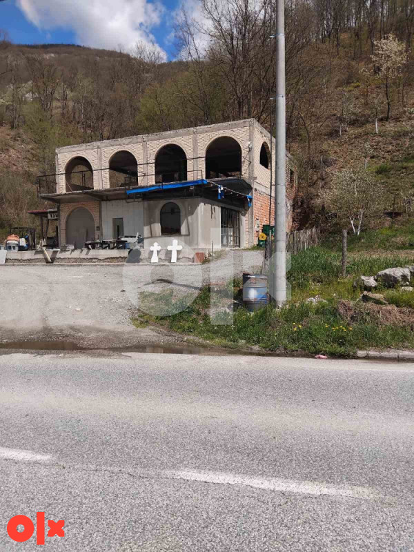 Kuća u izgradnji na Ustiprači