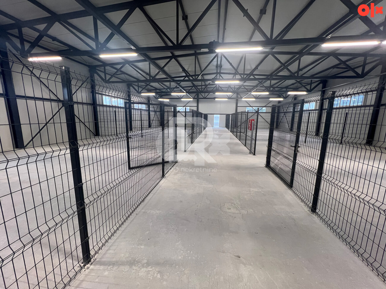 Iznajmljuje se skladišni prostor 2000 m2, krug Veletekstila 3