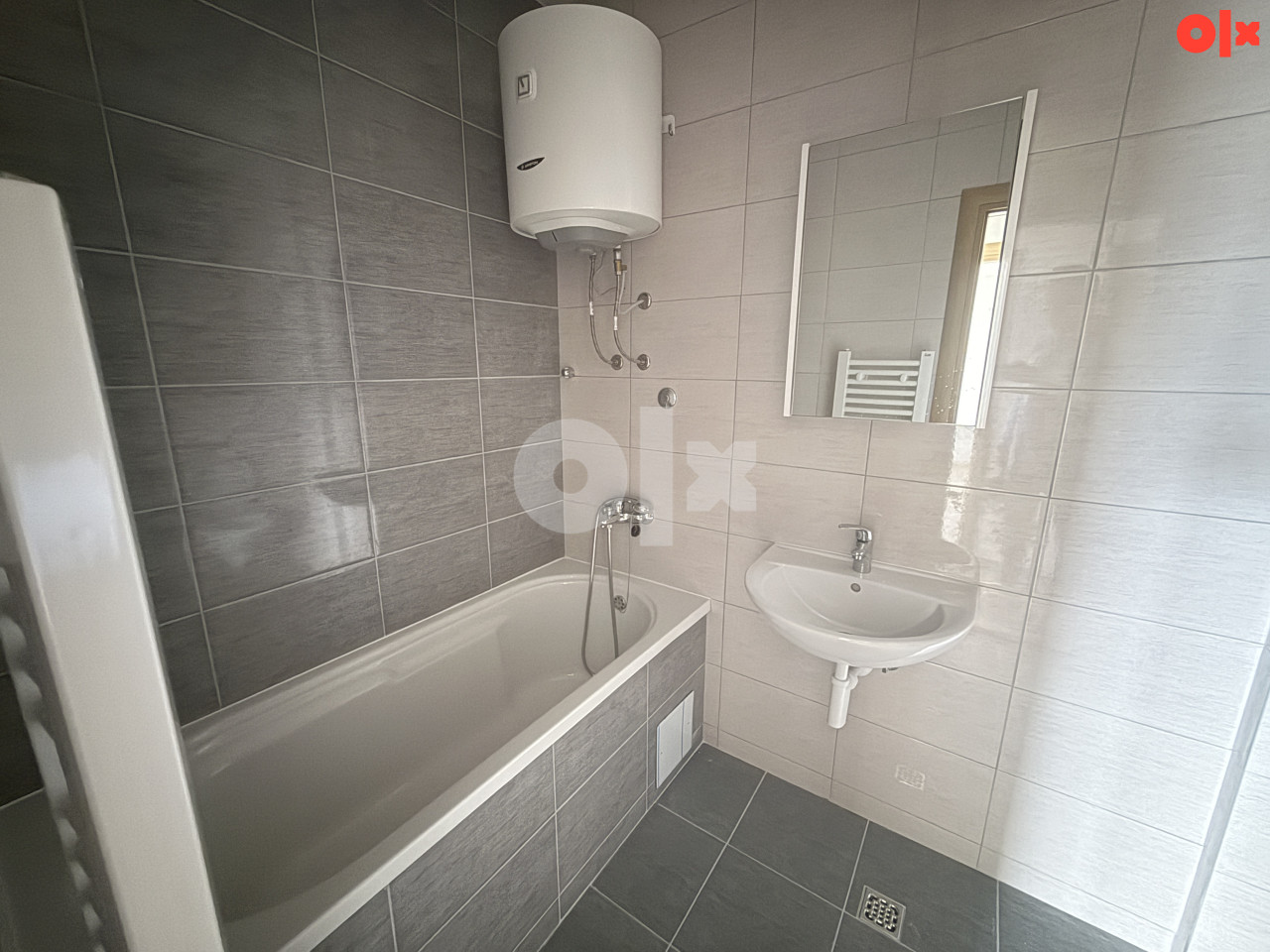 Trosoban stan Istočno Sarajevo 58 m2 18