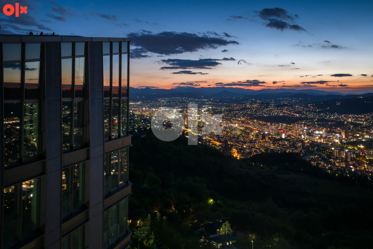 Roof Gardens Stan 7: 141.78 m2 3