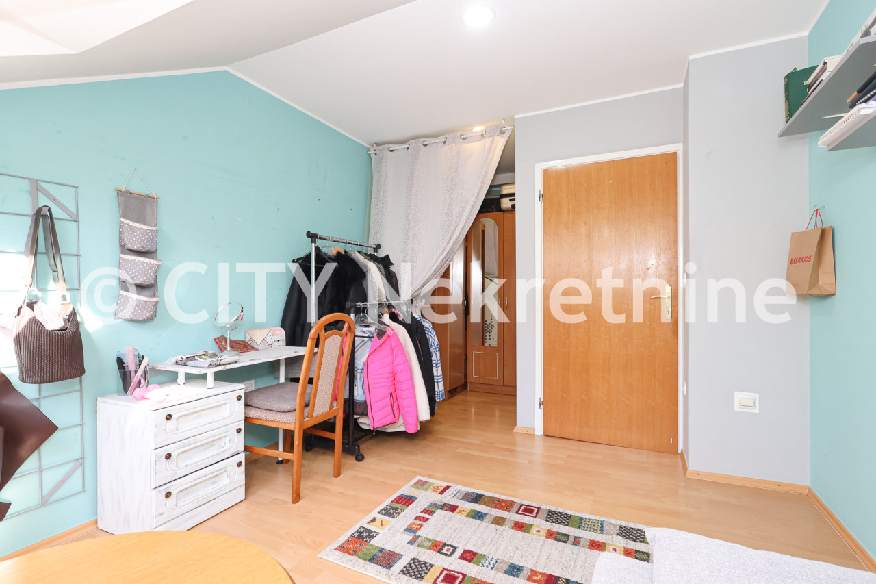 Četverosoban adaptiran stan - Stari grad - Bistrik - 94 m2 19