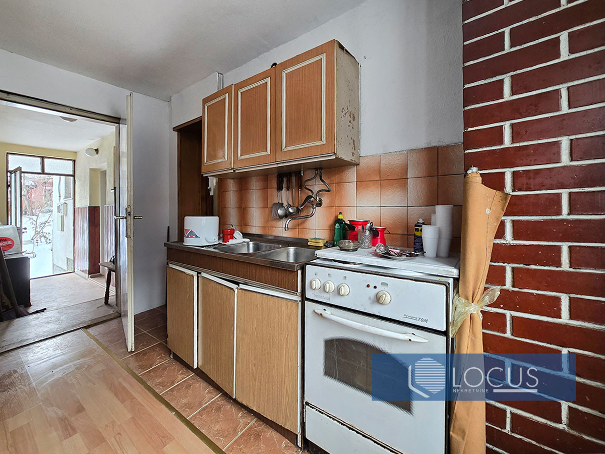 LOCUS: Dupleks kuća i dvorište, Vraca, Novo Sarajevo 7