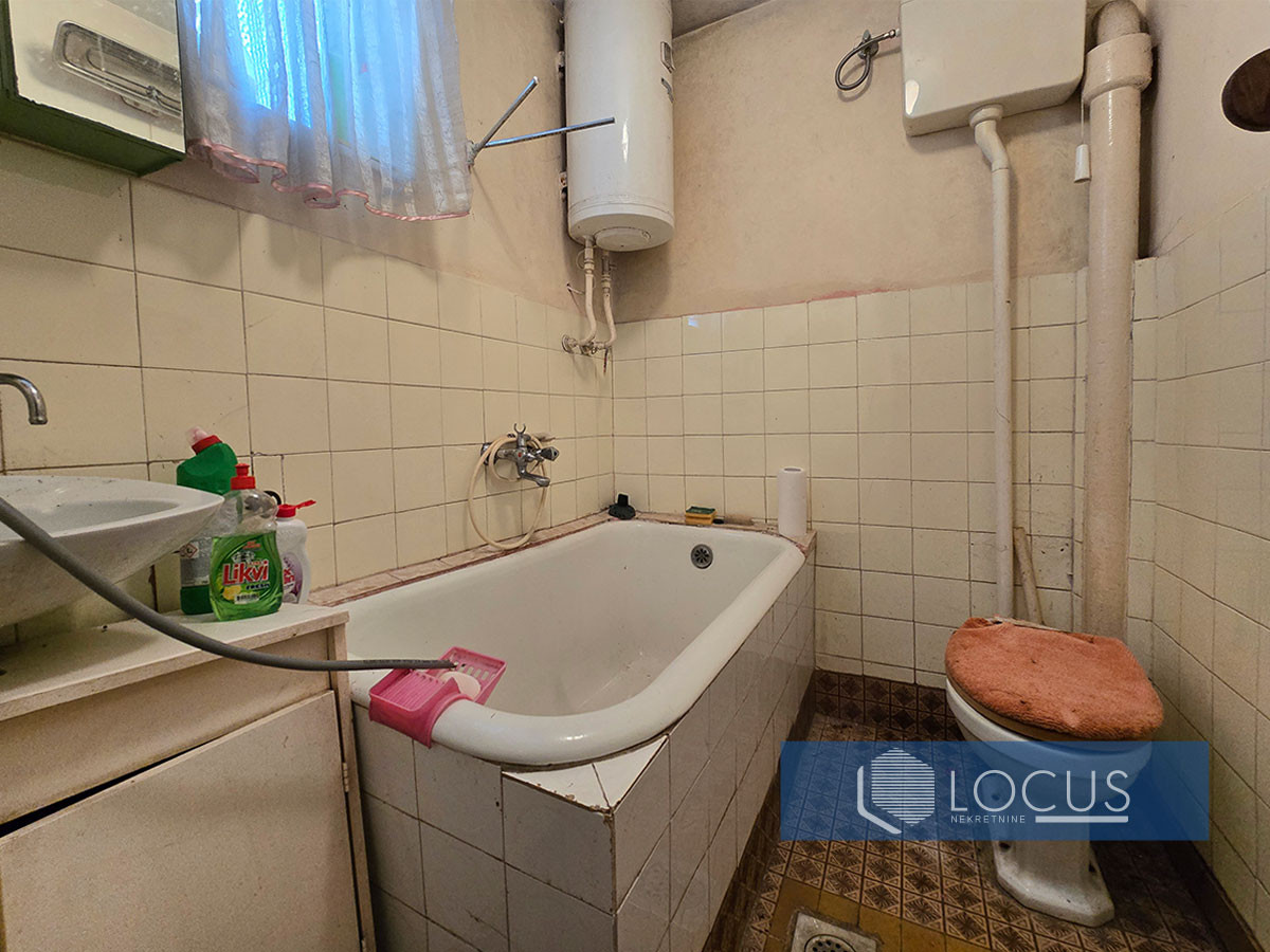 LOCUS: Dupleks kuća i dvorište, Vraca, Novo Sarajevo 11