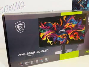 MSI MAG 322UP QD-OLED E16  , 165HZ  3840 x 2160 (4K UHD)