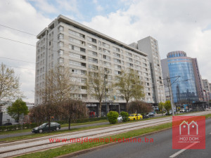Trosoban stan sa lođom 67m2 u zgradi Unigradnje Otoka