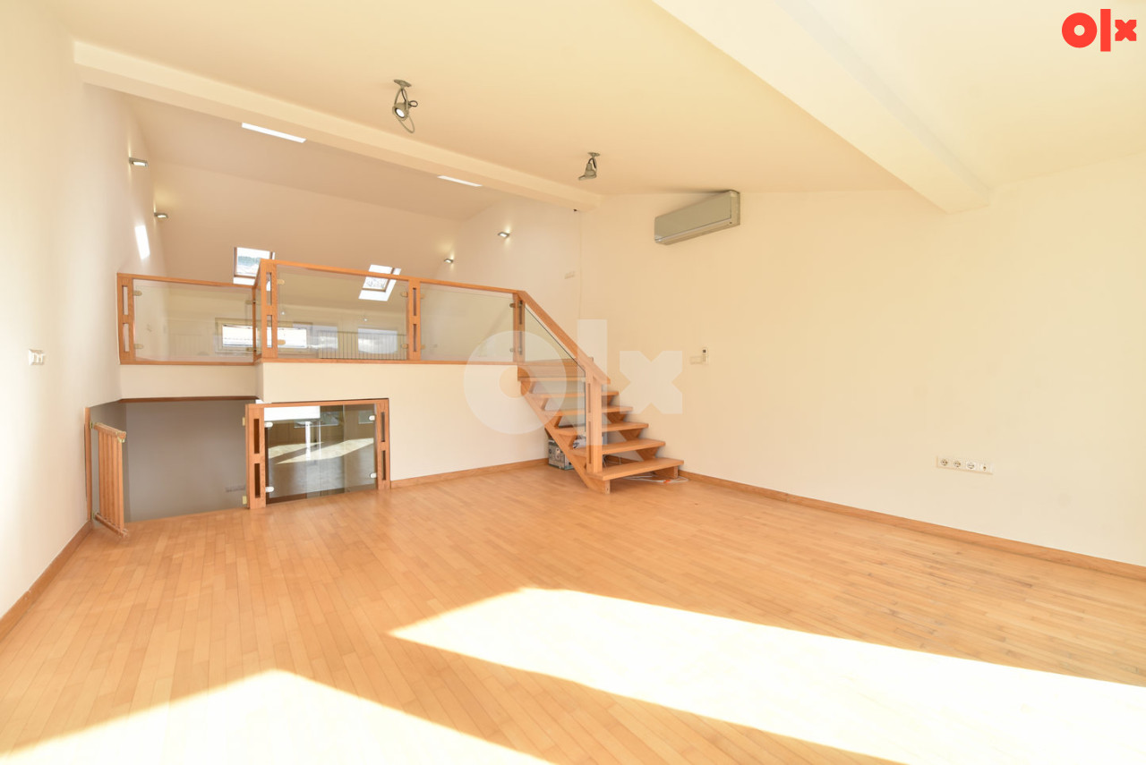 AREA/ Kuća sa baštom i garažom u centru/ Breka 10
