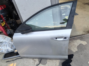 Vrata Skoda Octavia A7 5E lijeva prednja siva