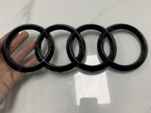 Audi Q7 crni znak prednji 315mm znak audi emblem crni Q7 crni