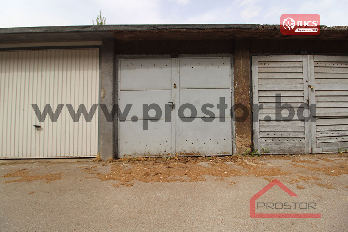 PROSTOR prodaje: Garaža, 13,25m2, Čengić Vila