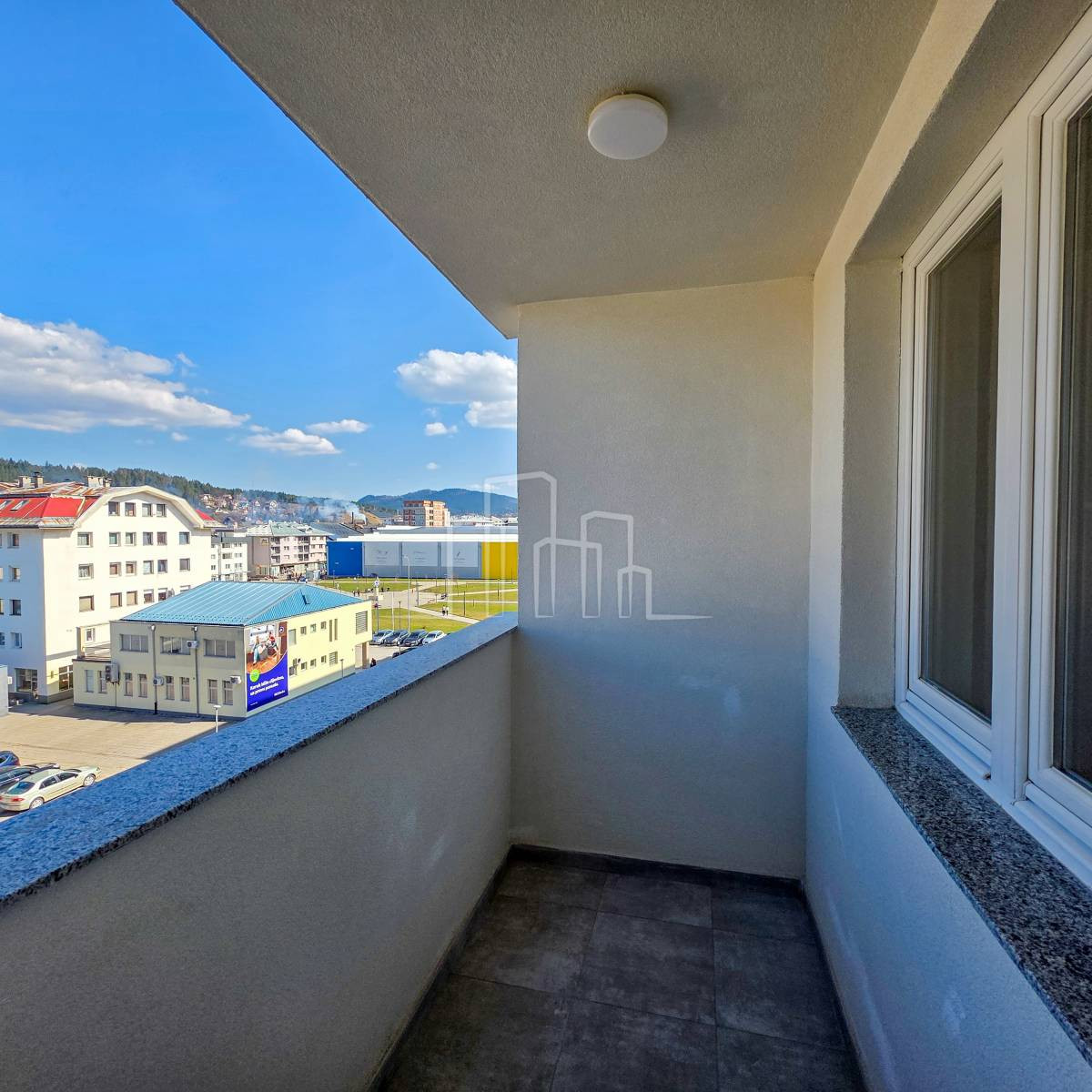 Pale nov nenamješten stan sa jednom spavaćom 4