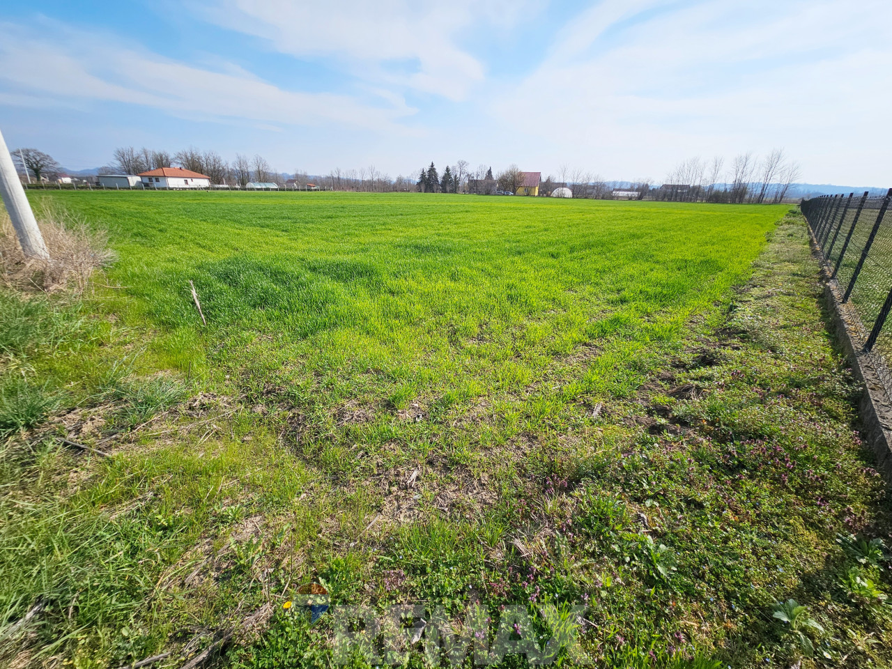 Zemljište 9032m2 u Petoševcima 2,5 km od autoputa 3