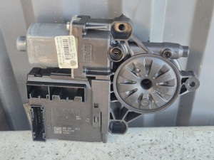 VW Passat 6 prednji desni motoric podizaca
