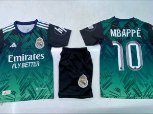 Novi dres Real Madrid 2026-27 Mbappe dresovi Valverde