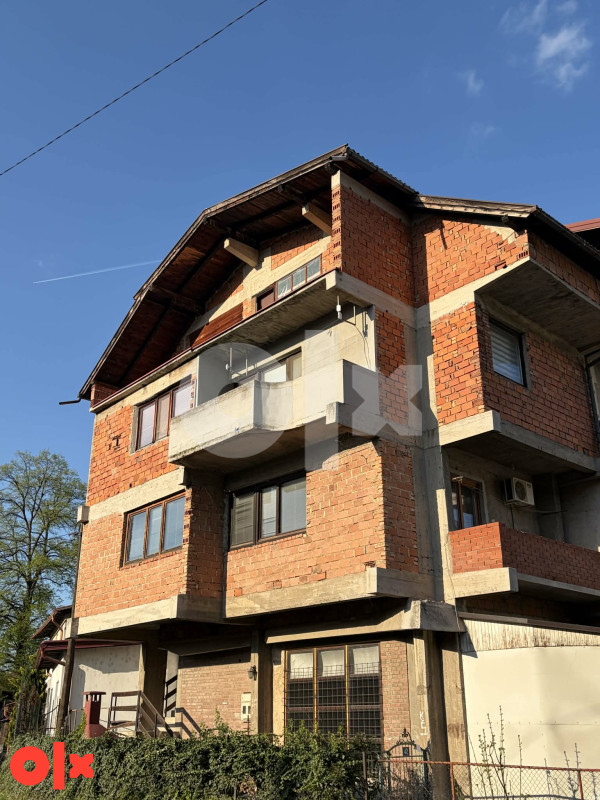 Kuca sa poslovnim prostorom