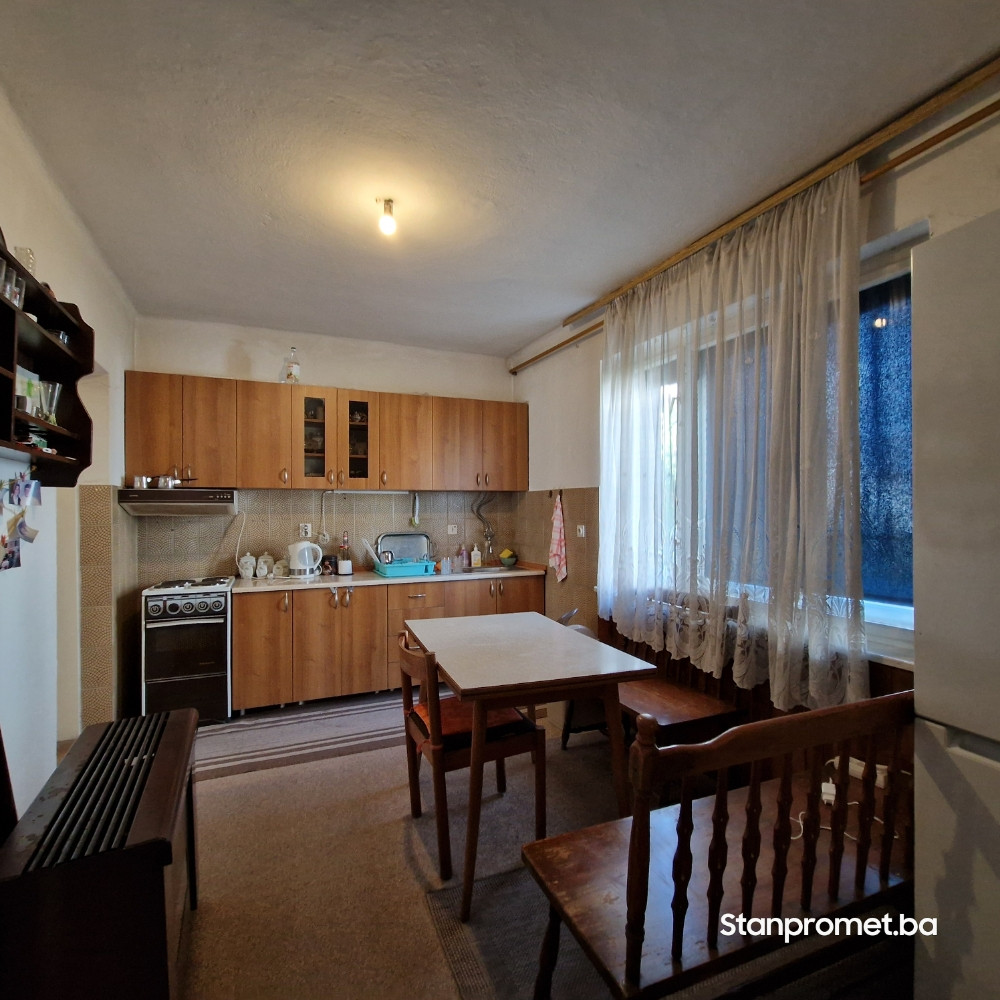 Dvoiposoban stan Gorica bašta garaža 9