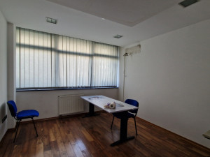 Izložbeno-prodajni prostor Hrasno najam photo 4