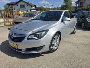 Opel Insignia 2015 1,6TDCI 100KW  LIMUZINA NAVI ALU MF