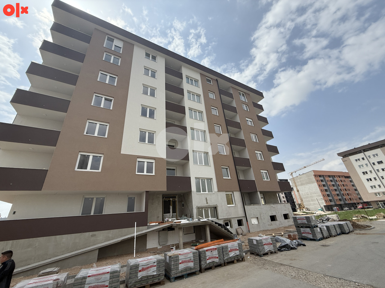Trosoban stan Istočno Sarajevo 58 m2 dva balkona 12